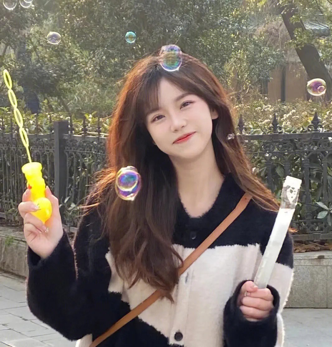 五个扑水的少年